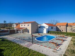 Villa Elm