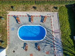 Villa Elm
