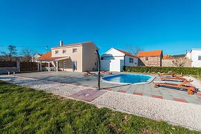 Villa Elm