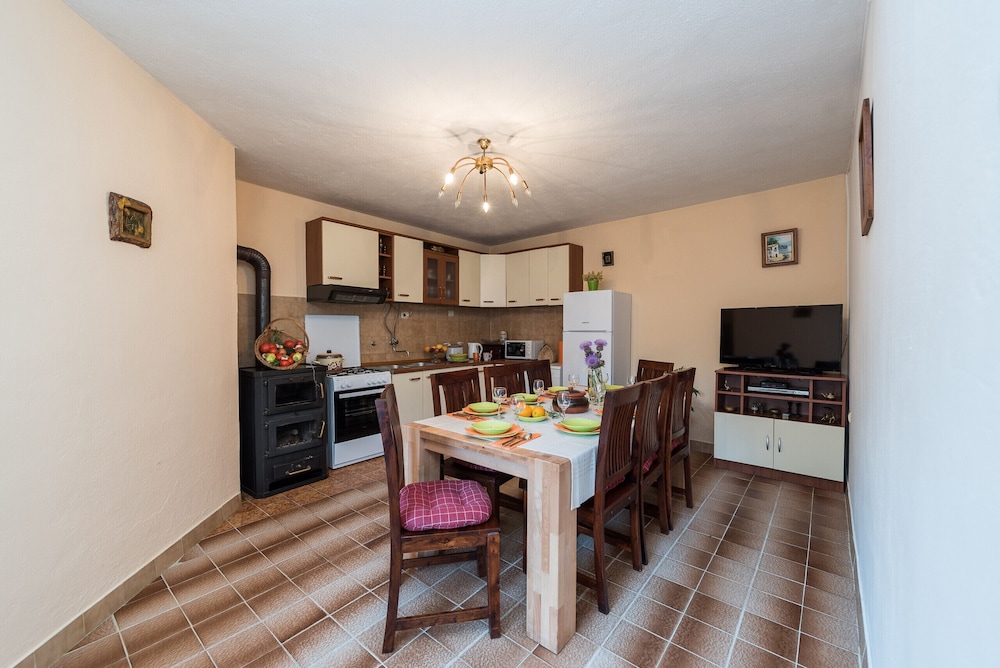 Villa Petrovi Dvori