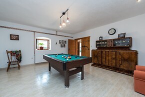 Villa Petrovi Dvori