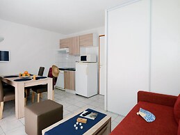 Cozy Apartment With Terrace