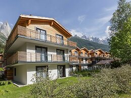 Alpine Escape w/ Pool & Views
