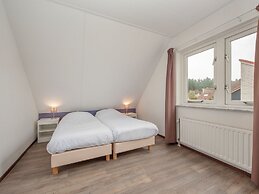 Villa in Arcen With Bath and Combi Microwave