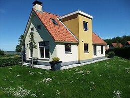 Chalet in Bergumermeer by the Marina