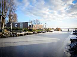Chalet in Bergumermeer by the Marina
