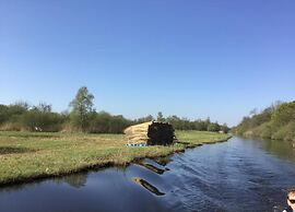 Giethoorn Villa With Modern Touch