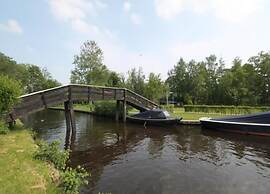 Giethoorn Villa With Modern Touch