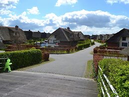 Giethoorn Villa With Modern Touch