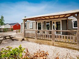 Chalet With Terrace at the Lake and Beach