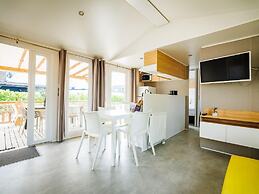 Chalet With Terrace at the Lake and Beach