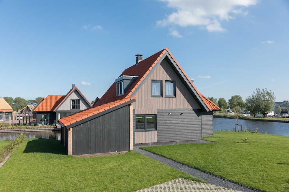 Luxury Villa on Waterfront