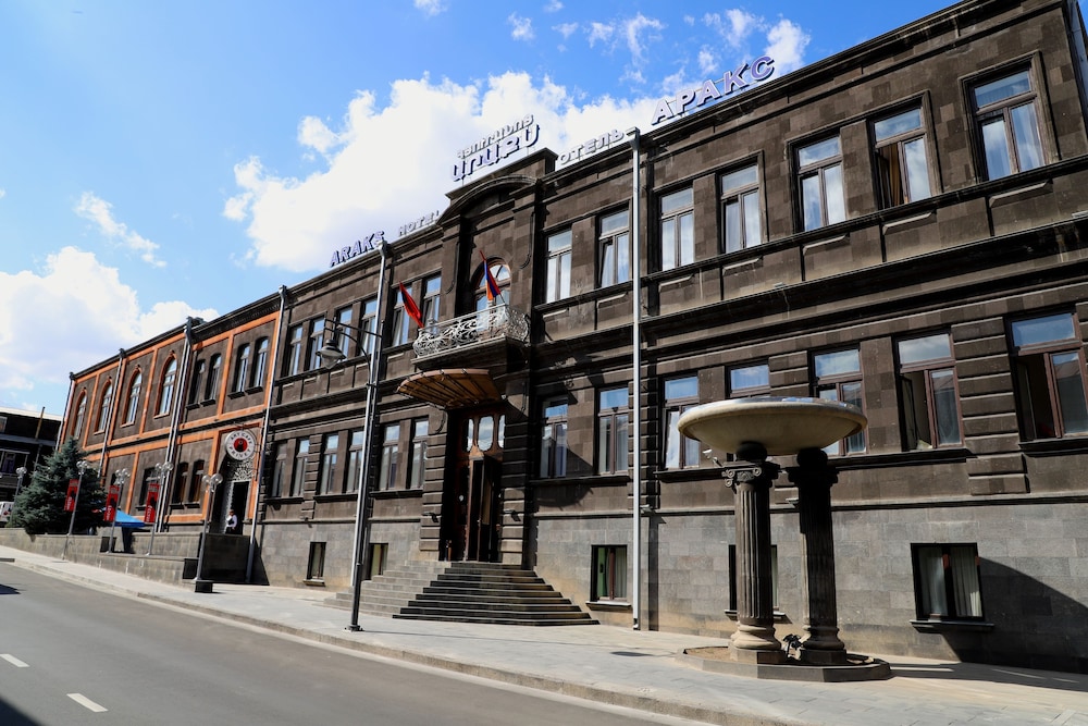 Araks Hotel Complex