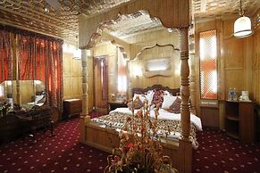 Meena Group houseboats