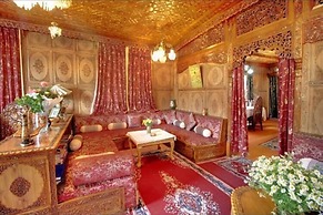 Meena Group houseboats