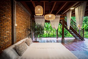 Farmhouse Resort & Spa