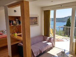 Charming Studio Apartment With Beautiful Panoramic sea View