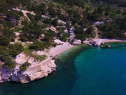 Citybreak Apartman With Private Beach Near Split