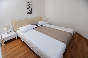 Citybreak Apartman With Private Beach Near Split