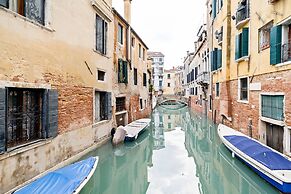 Ponte di Rialto Penthouse with Panoramic Terrace