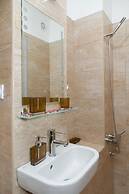Central Business Apartment