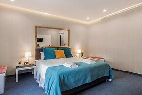 Central Business Apartment