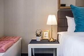 Central Business Apartment