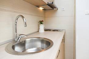 Central Business Apartment