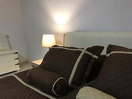 Central Business Apartment