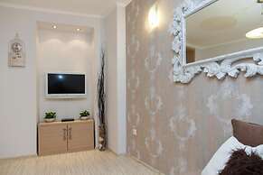 Central Business Apartment