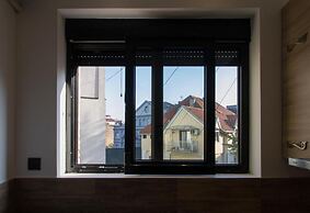 Central Business Apartment