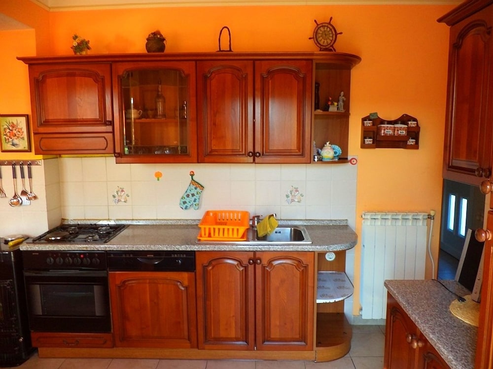 Spacious and Sunny Apartment on Island Rab