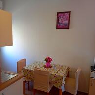 Pretty Apartment With Terrace on Island Rab
