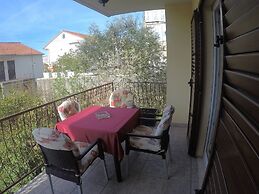 Comfortable Apartment in Stari Grad