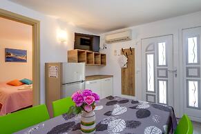 An Apartment Gardenia