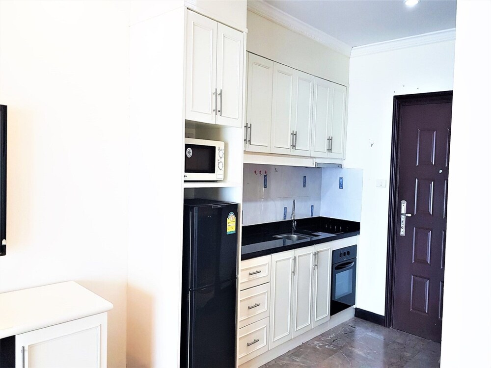 30th Floor Sea View Studio at View Talay 8