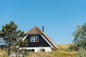 Thatched Villa With Dishwasher Near the Beach