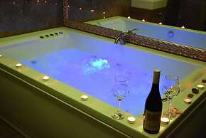 Central Business Suites with Hot Jacuzzi