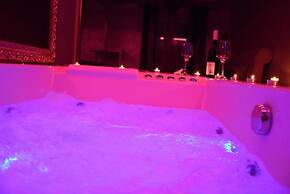 Central Business Suites with Hot Jacuzzi