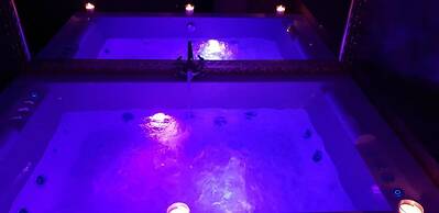 Central Business Suites with Hot Jacuzzi