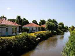 Detached Holiday Home With Jetty Near Hoorn