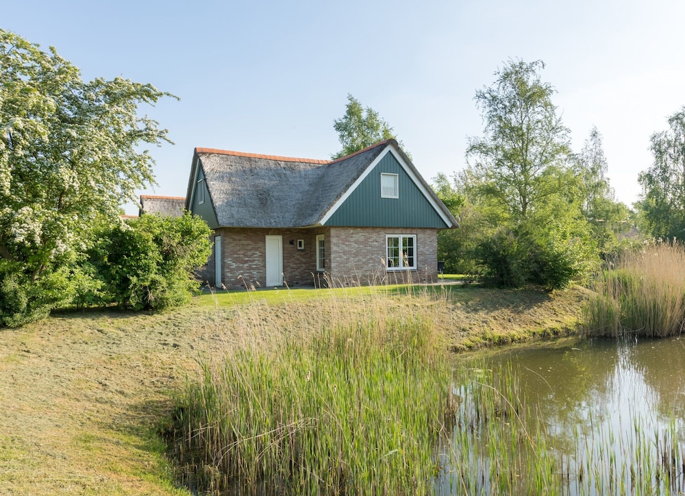 Wellness Villa by the Weerribben