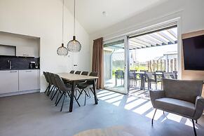 Comfortable Bungalow With Dishwasher Near the Beach