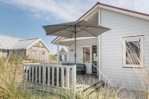 Comfortable Bungalow With Dishwasher Near the Beach