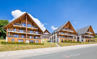 Spacious, Modern Apartment Near the Centre