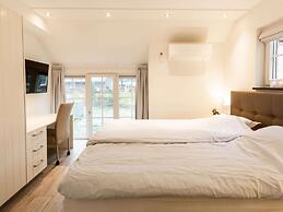Family Villa + Sauna & Sunroom