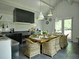 Spacious Countryside Villa