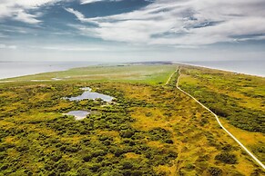 Ameland Lodge w/ Veranda
