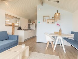 Ameland Lodge w/ Veranda