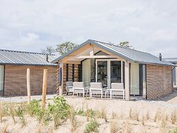 Ameland Lodge w/ Veranda
